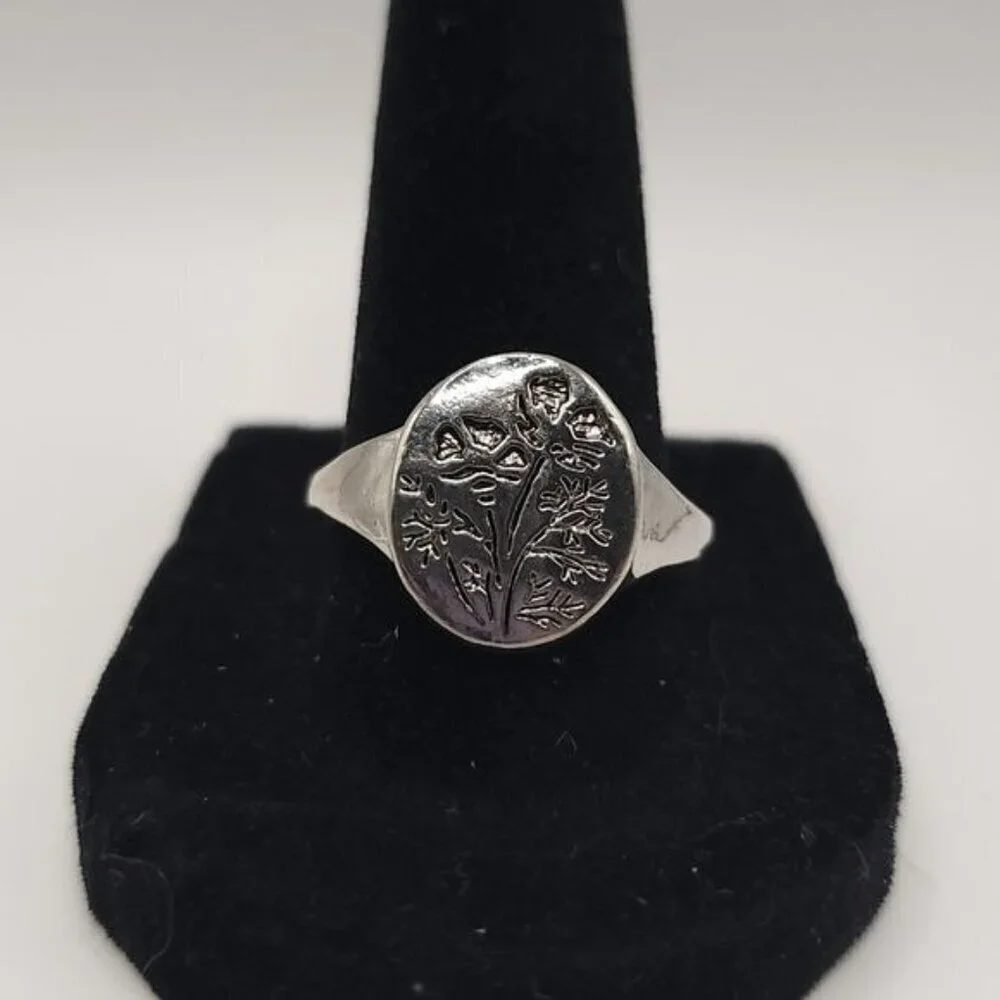 Silver Oval Orchid Flower Carved Ring Size‎ 9 (NWOT)